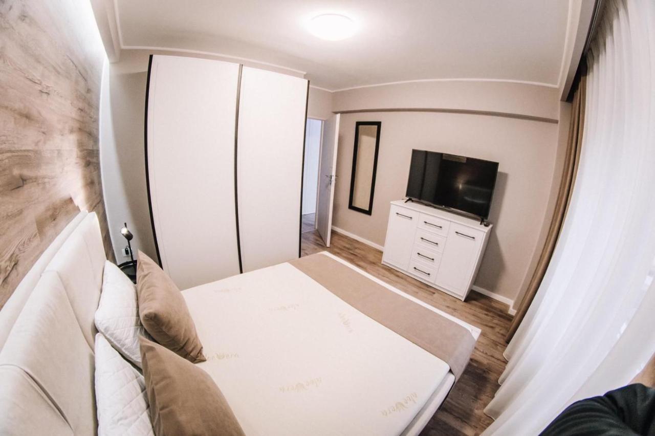 Scandinavian Lux Apartment Орадя Экстерьер фото